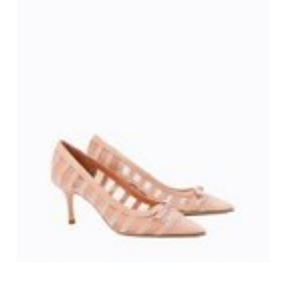 Tory Burch Size 9 pale pink heels. Super cute & feminine.